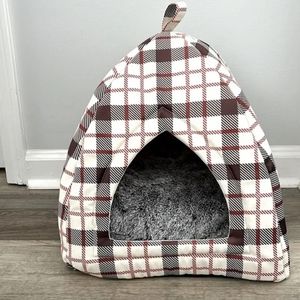 Cozy House With Bed Indoor Mat